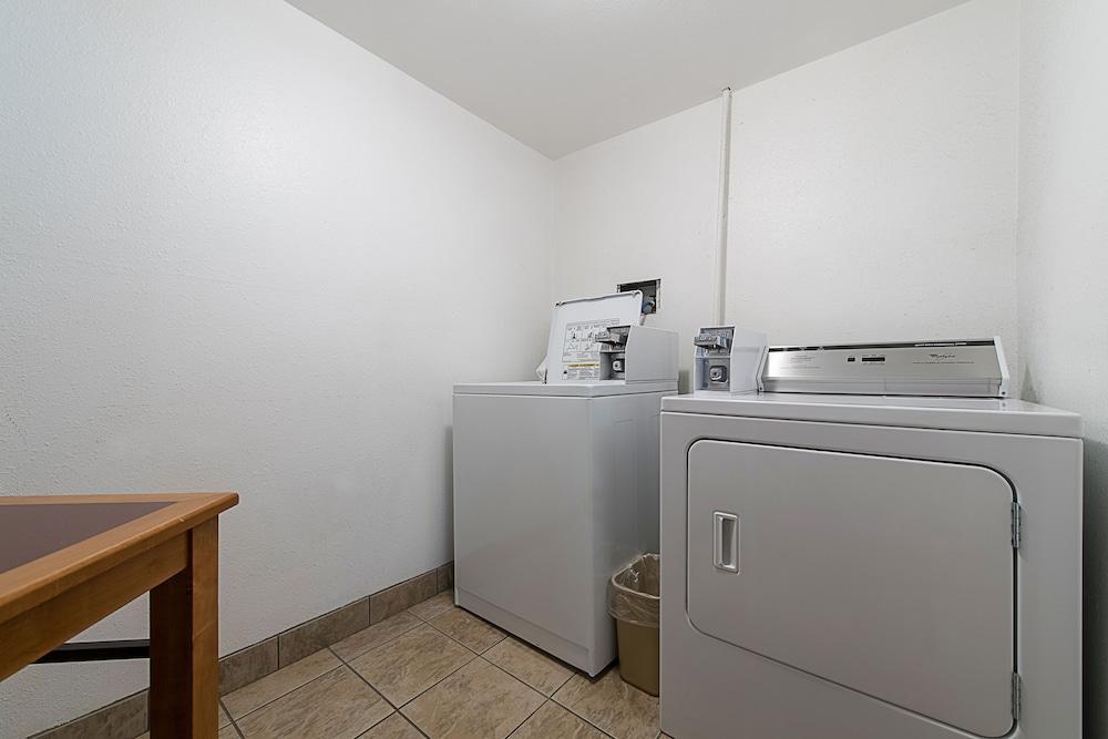 Econo Lodge Buckley Экстерьер фото