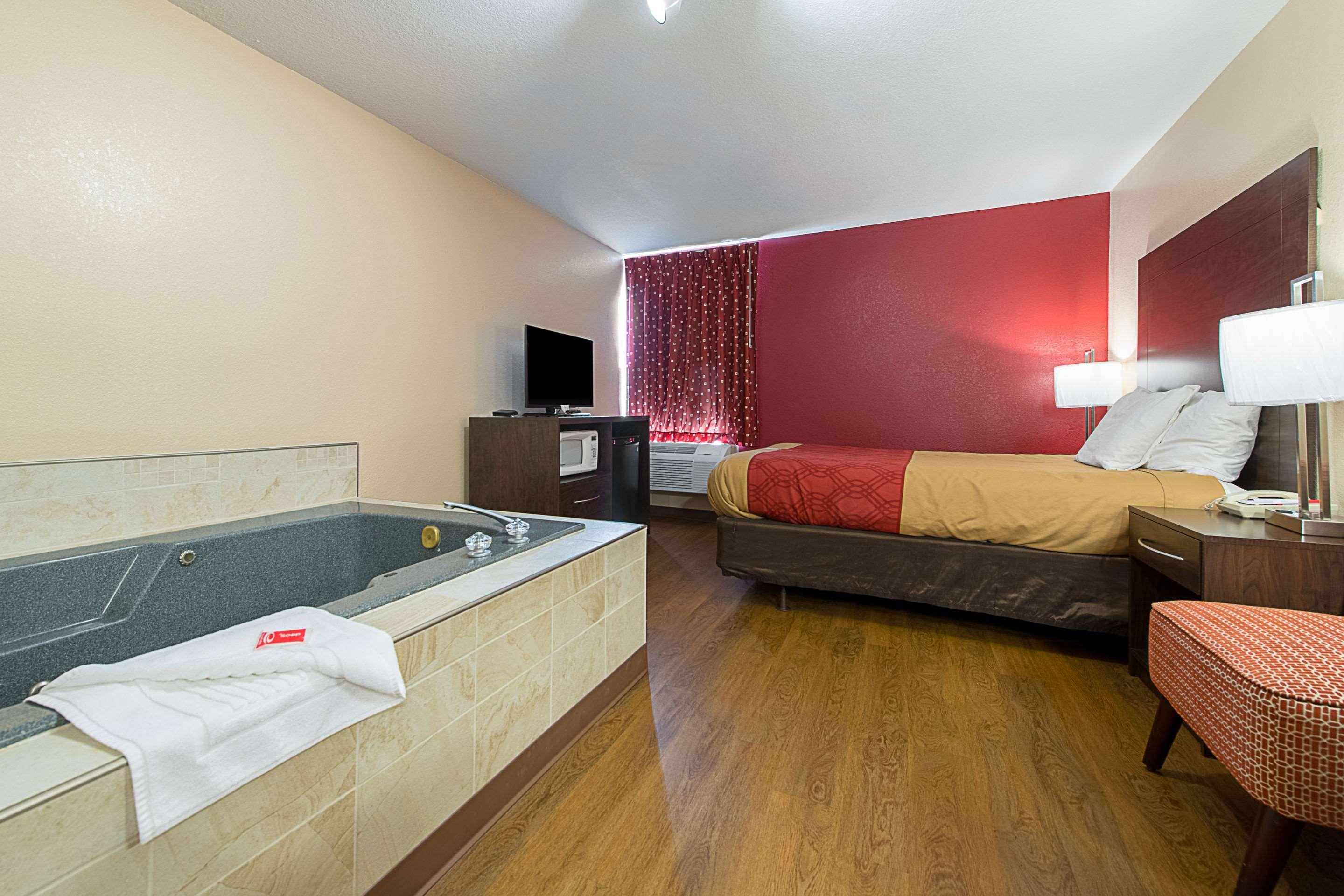 Econo Lodge Buckley Экстерьер фото