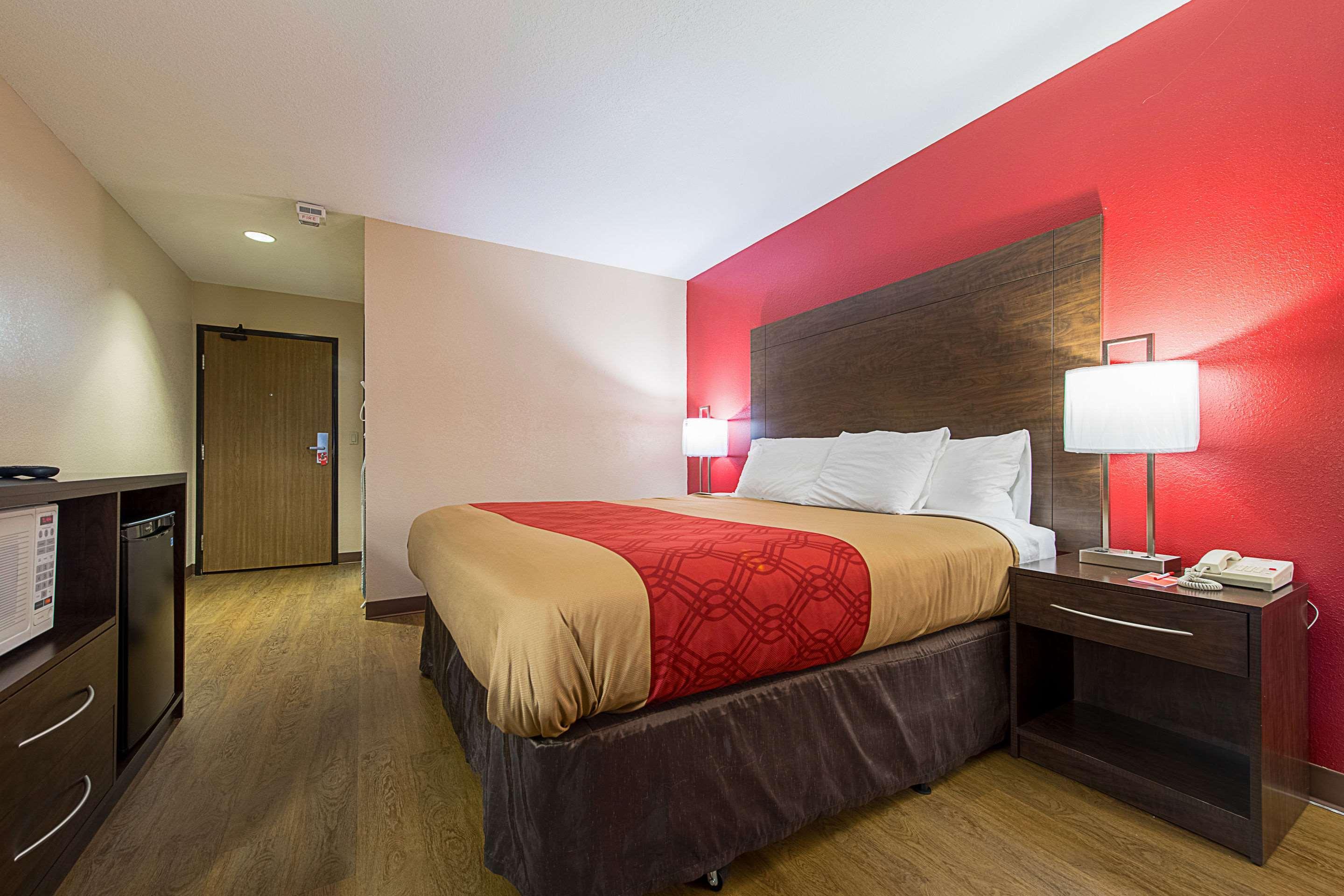 Econo Lodge Buckley Экстерьер фото