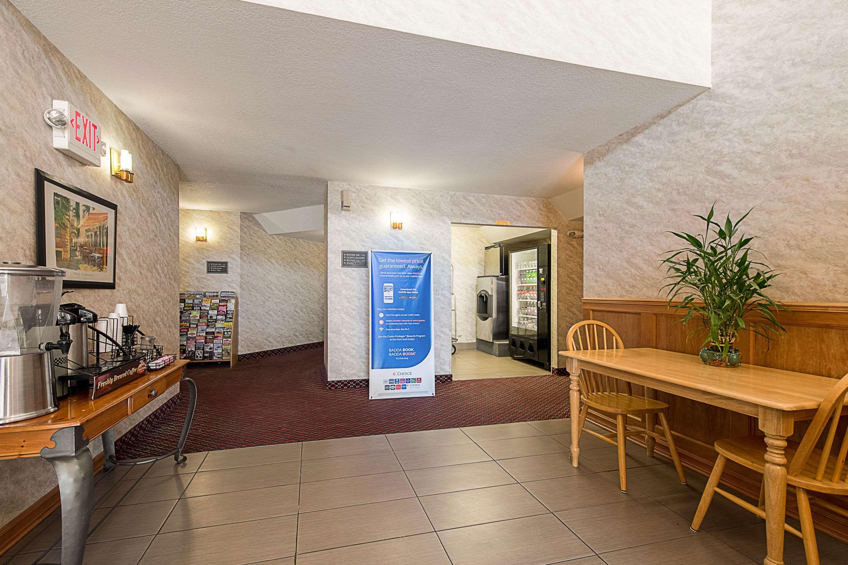 Econo Lodge Buckley Экстерьер фото