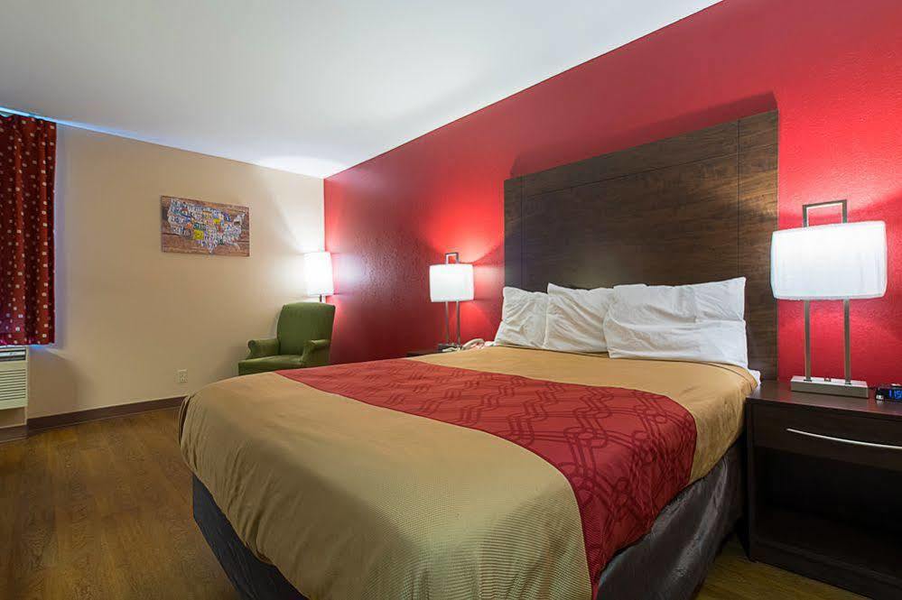 Econo Lodge Buckley Экстерьер фото